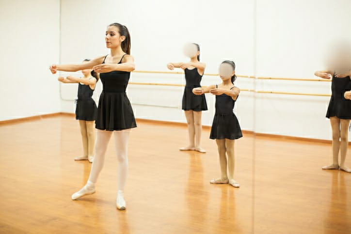 CLASES DE BAILE ONLINE O PRESENCIAL PARA NIÑOS - Imagen 2